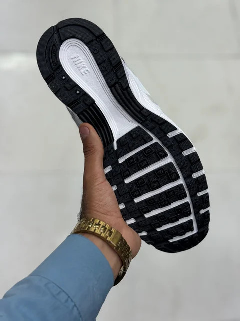خرید کتونی نایک p6000 مستر درجه ۱/شیک و راحت /سایز۴۰تا۴۵/تک و عمده موجود Nike p6000