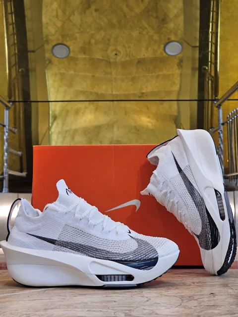خرید کتونی نایک آلفا فلای ۳ مستر /سایز۴۰ تا 45/رانینگ حرفهای /تک و عمده موجود Nike Alpha Fly 3