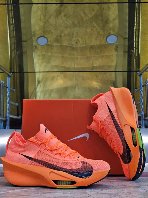 خرید کتونی نایک آلفا فلای ۳ مستر /سایز۴۰ تا 45/رانینگ حرفه‌ای /تک و عمده موجود Nike Alpha Fly 3